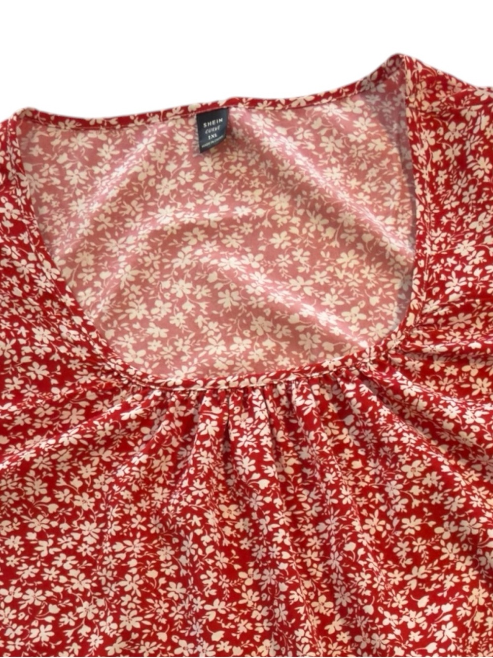 SHEIN Women’s Red & White Floral Scoop Neck Short Sleeve Pleated Blouse Size 1XL